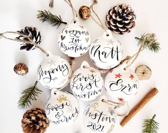 Gepersonaliseerde kerstbal - Kerstdecoratie - Kalligrafie kerstballen gepersonaliseerd met naam of boodschap - Kerstversiering