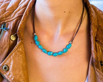 Turquoise women necklace with adjustable leather cord // Chunky Turquoise necklace for women // Turquoise Bib Necklace // Turquoise choker