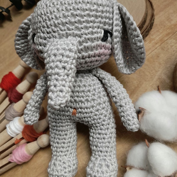 Eugene de mooie kleine olifant, gehaakte deken, dierlijke haak, geboortecadeau, baby haak, amigurumi, pluche