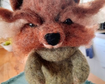 renard en laine feutrée, needlefelted fox, wool fox, fiber art, renard sculpté, feutrage, felted fox