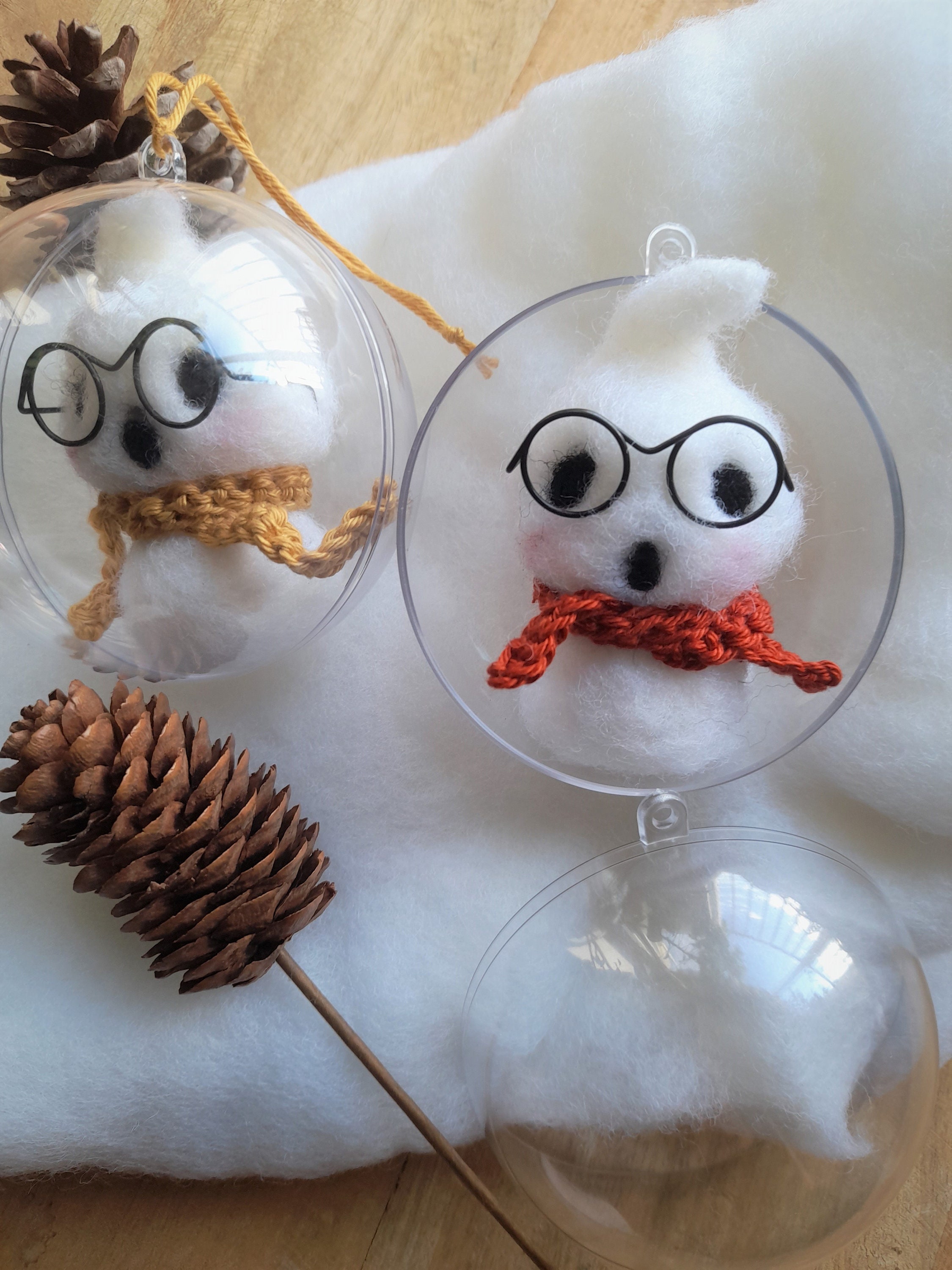 Boule de Noel, Needlefelting Ghost, Felted Christmas Decor, Santa Claus en Laine Feutrée, Fait Main,