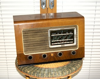 Vintage Retro Decorative Mid Century Modern Ekco A144 1950s Wireless Valve Tabletop Radio Set