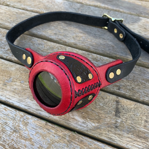 Monocle en cuir Steampunk (fait sur commande)