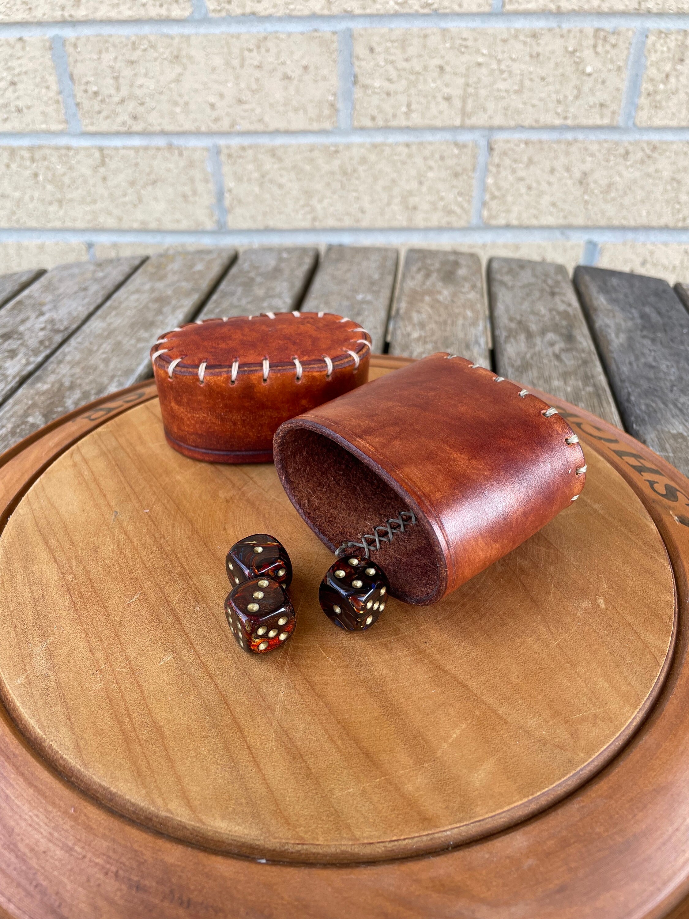 手作り革製ダイスカップ 蓋付き（受注生産） - Etsy 日本