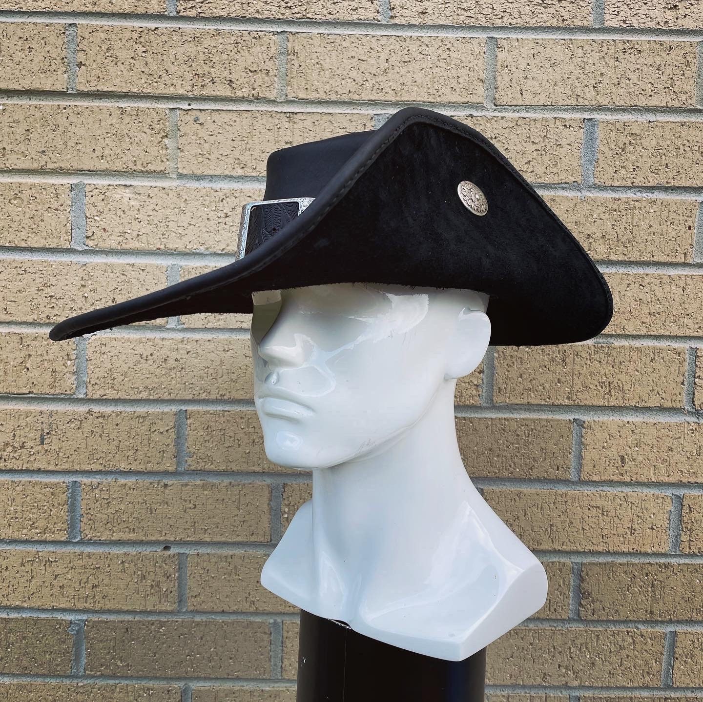 Musketeer leather hat by akinra-workshop on DeviantArt