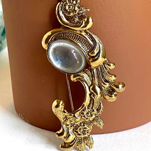Art Nouveau Vintage Brooch
