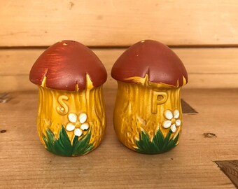Mushroom Salt Pepper Shakers Vintage Kitsch Mushrooms 1970s Japan Set/2
