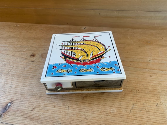 cigarette case cigarette box - Gem