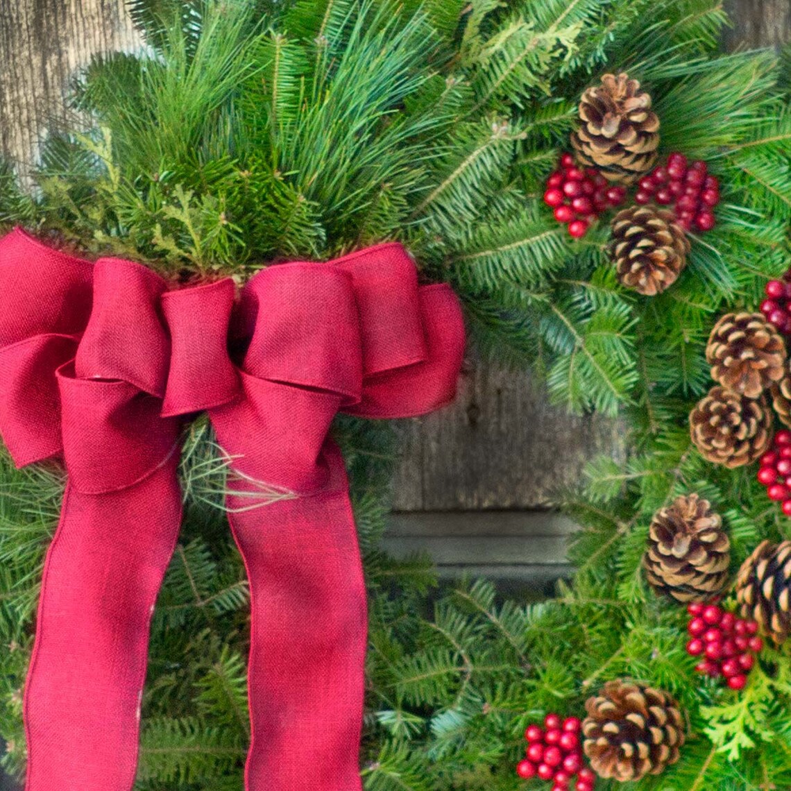 Red Berry Wreathfresh Wreath Mainemodern Wreathholiday Etsy