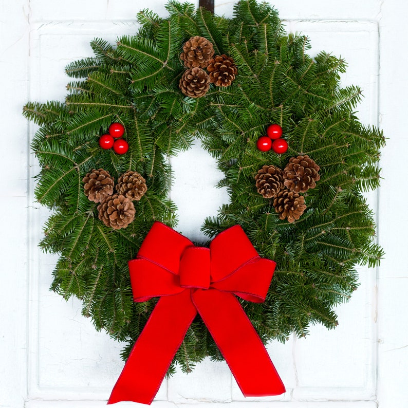 Simple Wreath Window Wreaths Live Wreath Maine Wreath Holiday Gifts Employees Front Door Wreath Fresh Wreath Christmas Reef Home Living Wreaths Door Hangers