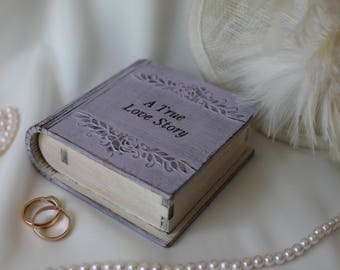 Boîte à bagues livre faite main : porte-alliances violet avec coussin