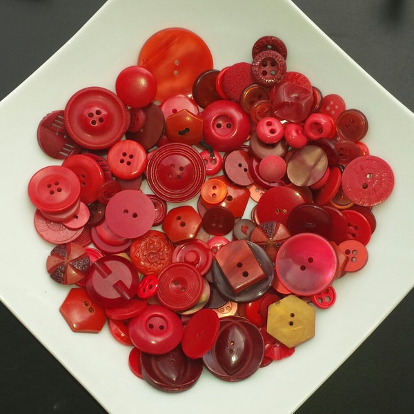 Lot of various reds vintage buttons