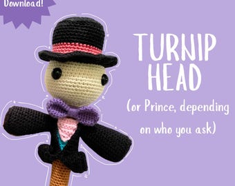 Könnte beinhalten: Eine Häkelpuppe mit beigem Kopf, schwarzem Zylinder mit rosa Band, violetter Fliege und schwarzem Frack über einer rosa und türkisfarbenen Weste. Der Text lautet: Digital Download! TURNIP HEAD (or Prince, depending on who you ask) Crochet pattern by morbidly made.
