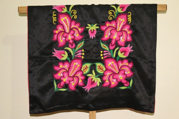 mame - EBONY 　FLOWER EMB GATHER BLOUSE Black Floral Embroidered Blouse