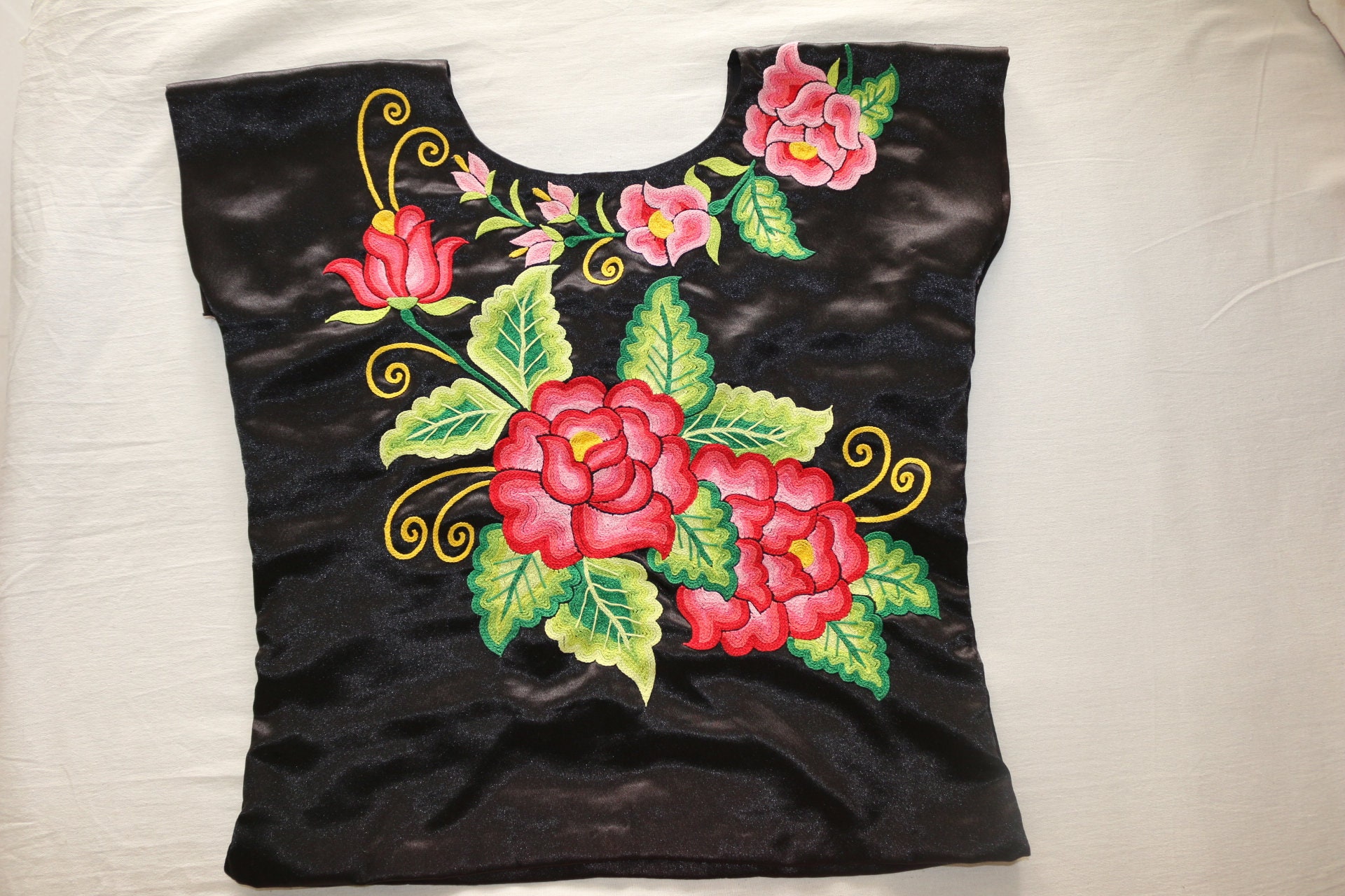 Envio GRATIS Huipil oaxaqueño: blusa de tehuana flores - Etsy México Envio GRATIS Huipil oaxaqueño: blusa de tehuana flores - Etsy México