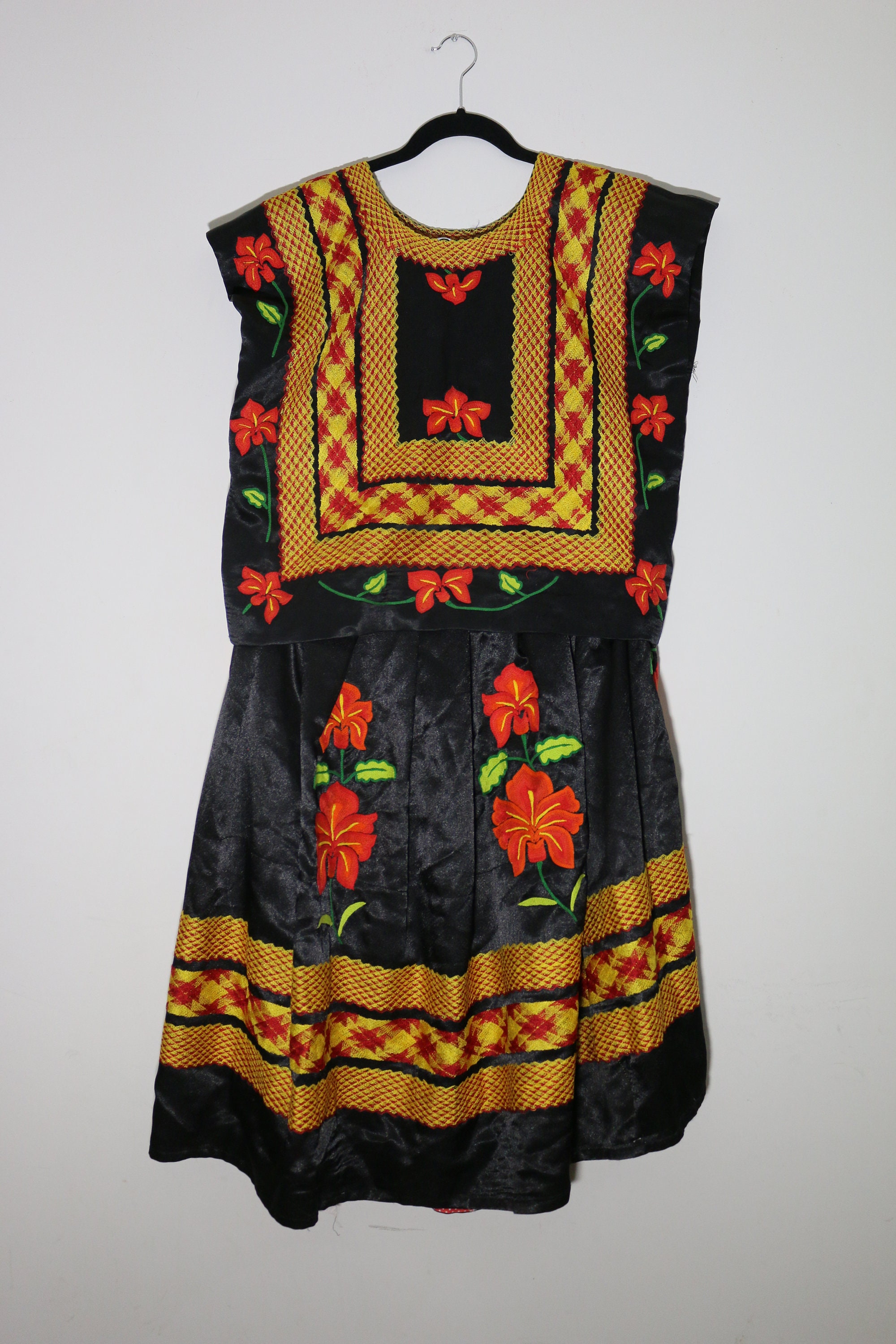 TEHUANA Dress: Tehuana Huipil and Tehuana Skirt Authentic - Etsy
