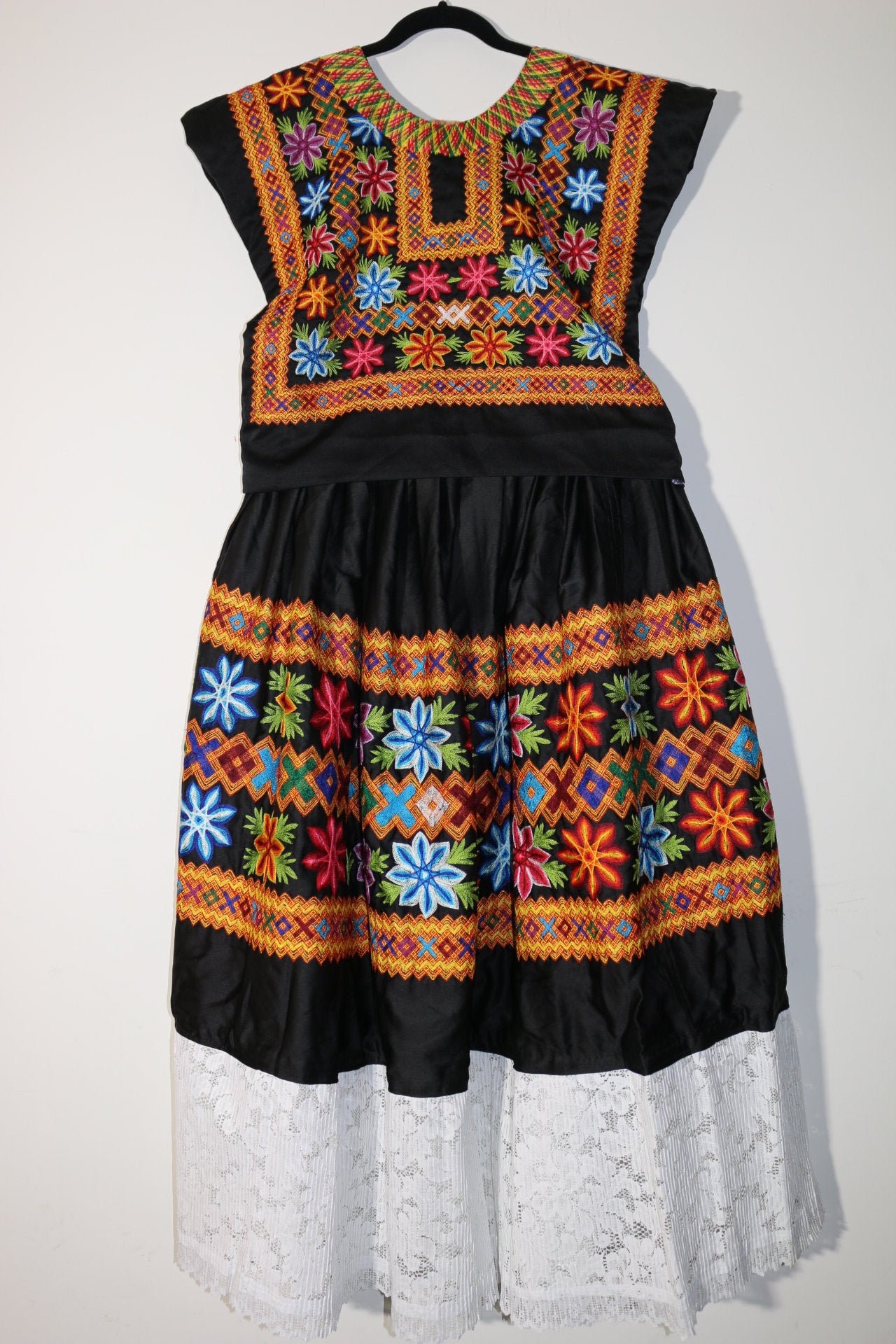 tehuana dress Tehuana" Traditional Dress Magnet, Wooden  Xochico