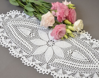 Beautiful New Oval White Cotton Hand-crocheted Tablecloth