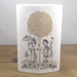 Mid Century Vintage Rosenthal Raymond Peynet Lovers Playing Music for his Girl Holding a Parasol White and Gold Vase