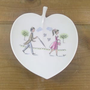 Mid Century Vintage Rosenthal Raymond Peynet Lovers Walking Studio Linie Leaf Jewelry Trinket Dish