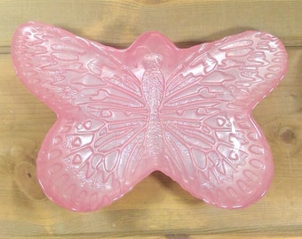 Stunning Vintage Open Wing Butterfly Art Glass Dish/Bowl in Light Pink