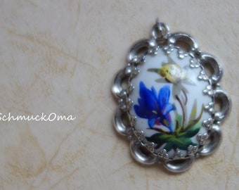 Edelweiss pendants, folklore, edelweiss and gentian, mountain flowers, vintage, traditional costume jewellery, dirndl jewellery, Oktoberfest