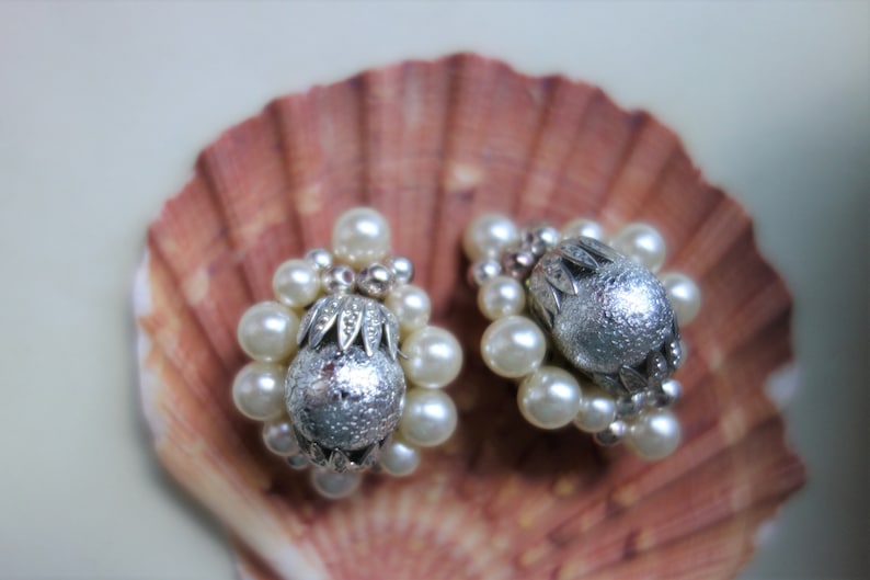 Ear clips-retro jewelry-Boho-Shabby chic-grannies old jewel-great ear clips for vintage speech unde-great gift for Mother/'s Day