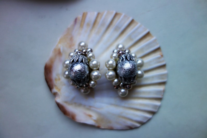 Ear clips-retro jewelry-Boho-Shabby chic-grannies old jewel-great ear clips for vintage speech unde-great gift for Mother/'s Day