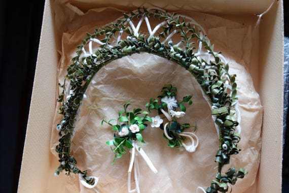 BREAKFAST FOR Green Wedding, Antique Tiara, 50's,