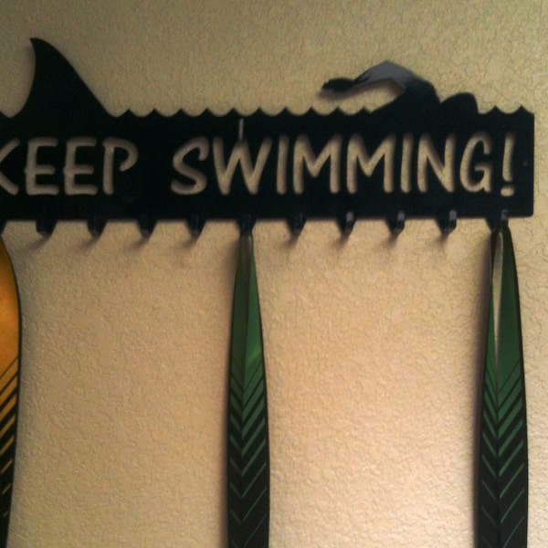 20"KEEP SWIMMING Plaque Metal Art Key/Award/Coat Holder - Fait à la main aux États-Unis