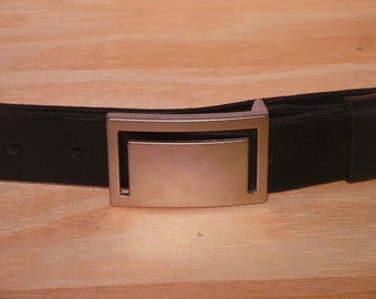 Cinturón de cuero rectangular de corte plateado mate de 1 3/8 pulgadas