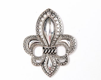 Fleur De Lis Attractable