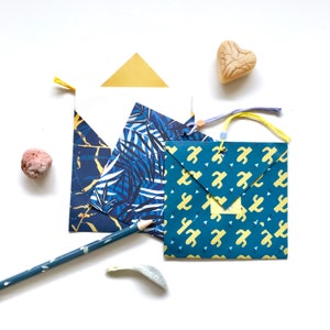Petites enveloppes et leurs cartes, thème plantes