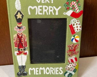 VERY MERRY MEMORIES : mini photo album