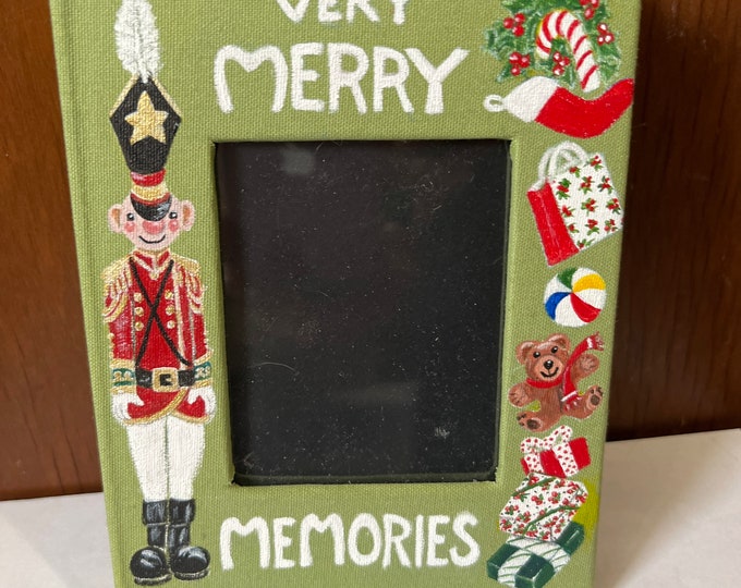 VERY MERRY MEMORIES : mini photo album