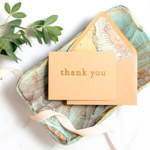 Cartoleria personalizzata e fatta a mano in oro goffrato, naturale con mappa del mondo accentata/biglietto di ringraziamento, lettera di cancelleria/set regalo di cancelleria