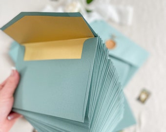 Salie enveloppen en gouden voeringen, Premium briefpapier, Pack x50, moderne voeringen, NEEM CONTACT met ons op voor aankoop