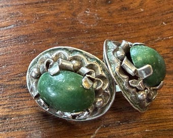 Vintage sterling silver and oval nephrite or aventurine screw back earrings sterling Mexico on back.