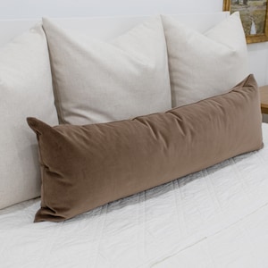 Almohada lumbar marrón Mocha Velvet Throw Pillow Cover Neutral Decorativo Cojín Cubierta Extra Largo Bolster Almohada Granate Dormitorio Nueva Mamá Regalo imagen 2