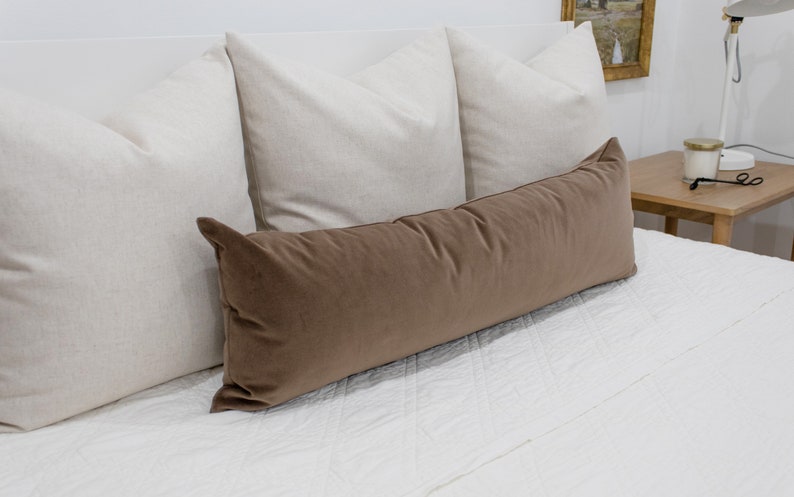 Almohada lumbar marrón Mocha Velvet Throw Pillow Cover Neutral Decorativo Cojín Cubierta Extra Largo Bolster Almohada Granate Dormitorio Nueva Mamá Regalo imagen 2