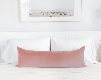 Housses de coussin en velours rose poudré, velours de luxe recto-verso et couvre-oreillers à 26 euros disponibles