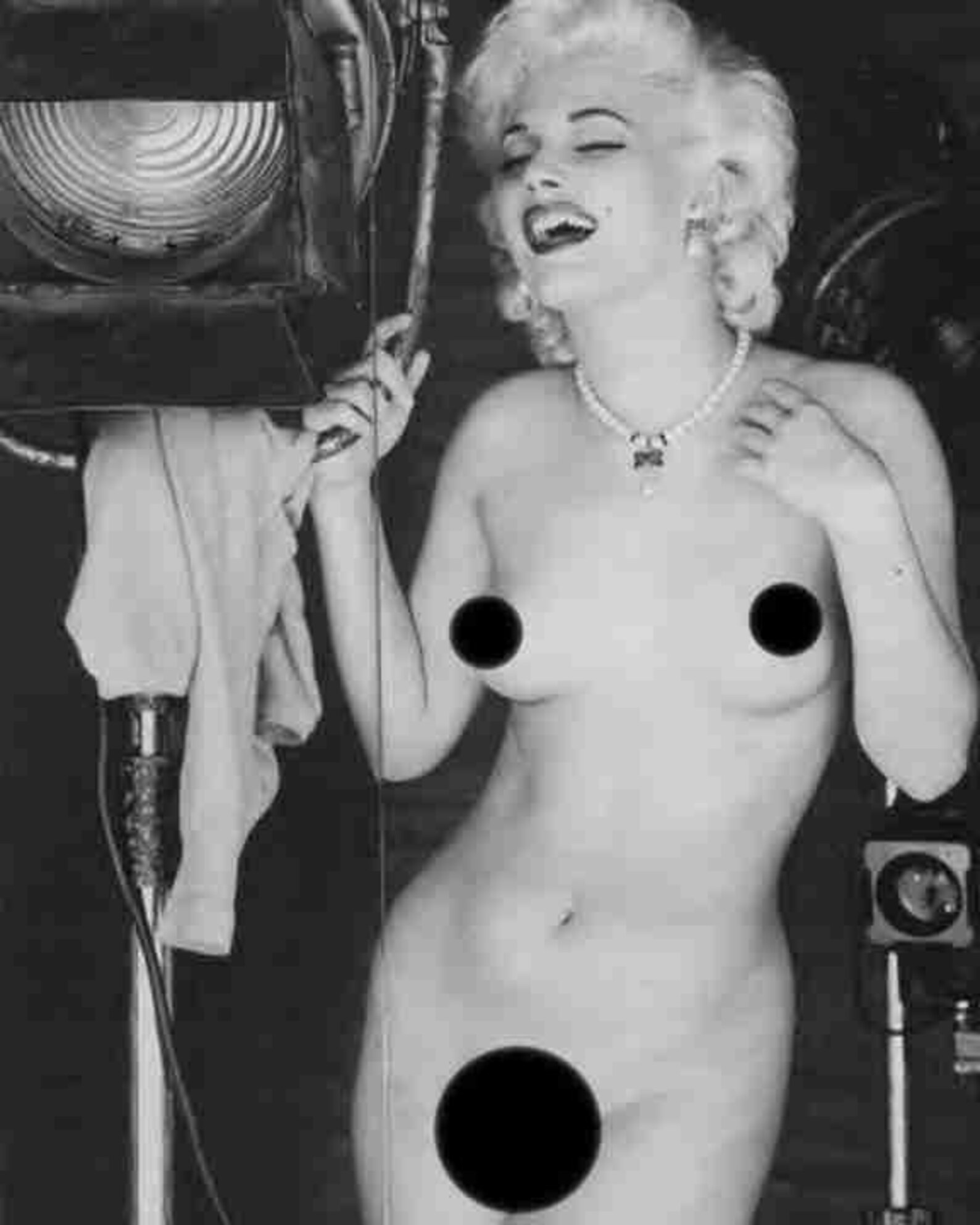 The Most Iconic Marilyn Monroe Nude Photos