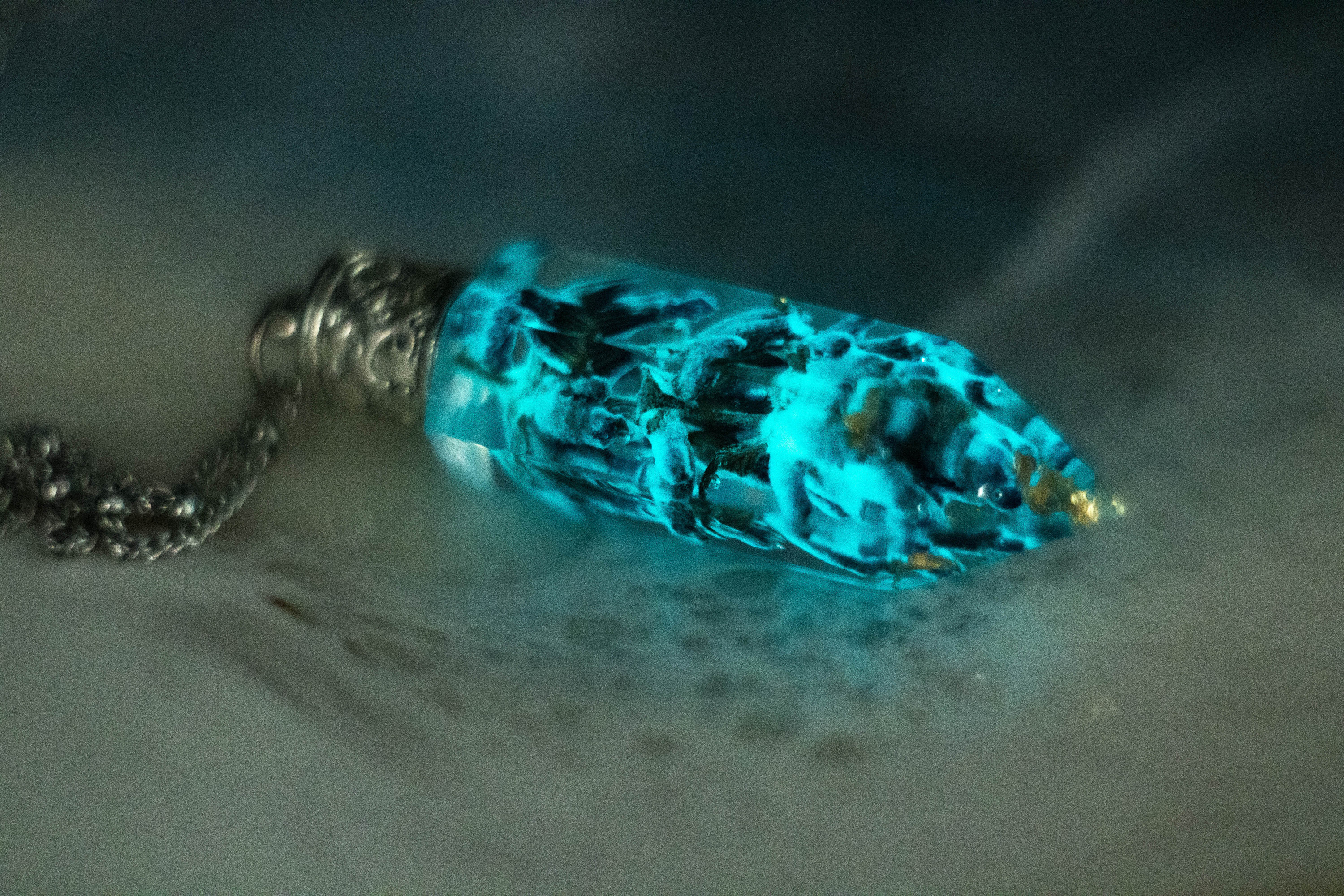Glow in the Dark Mystical Gem Pendant Necklace - Blue