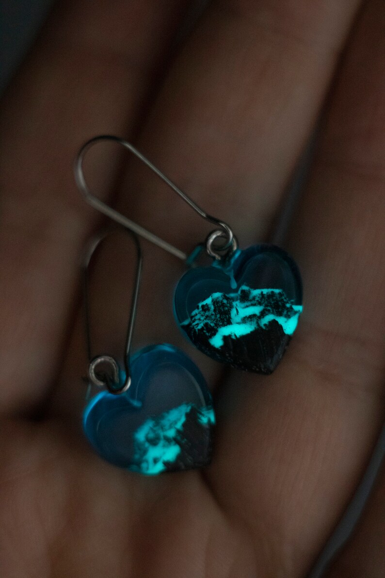 Heart Shaped Dangle Drop Resin Earrings and Pendant Set, Resin Jewelry