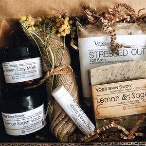 Citrus Spa Gift Box, Lemon and Vegan. Great gift for non floral scents. Includes Salt bag, Lemon and Sage facial and body bar, Mango lip balm, Sage Clay Mask and Lemon Sugar Scrub.