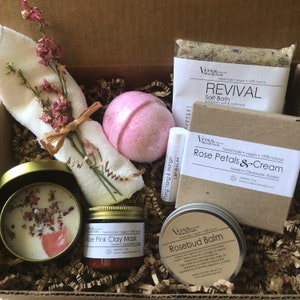Mothers Day Gift box, Mothers Day Gift From Daughter, Gift For Mom, Best Mom Ever, Floral Care Package, Rose Spa Gift Set, Gift for her image 2