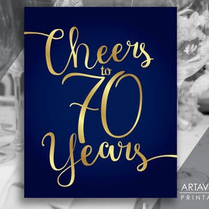 Imprimibles elegantes en azul marino y dorado / SALUD POR LOS 70 AÑOS / Descargas de carteles para fiestas / Carteles para fiestas de cumpleaños por el 70.° aniversario / Decoración para fiestas en dorado SCNG82
