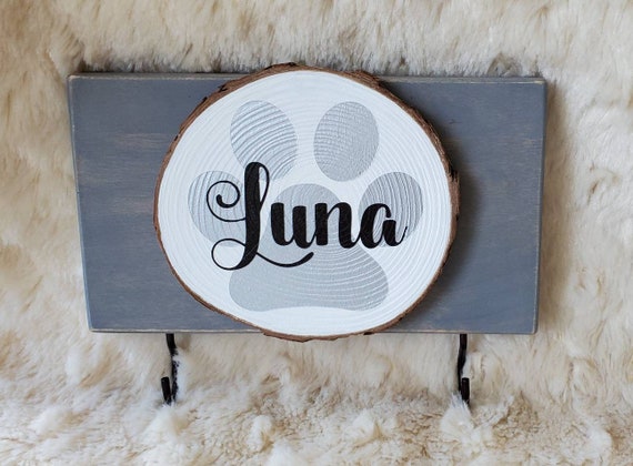 Personalized Dog Leash Holder: Farmhouse Paw Print Decor