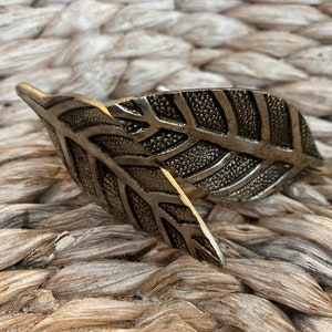 Leaf design draw pull, cupboard knob, furniture accessory rose gold, gold, silver and pewter, vintage style, handles