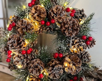 Christmas Traditional Woodland Wreath with LED lights, Table Centrepiece, Wall or Door Hung, Natural Foliage, Pinecone, Red Berries, Snow